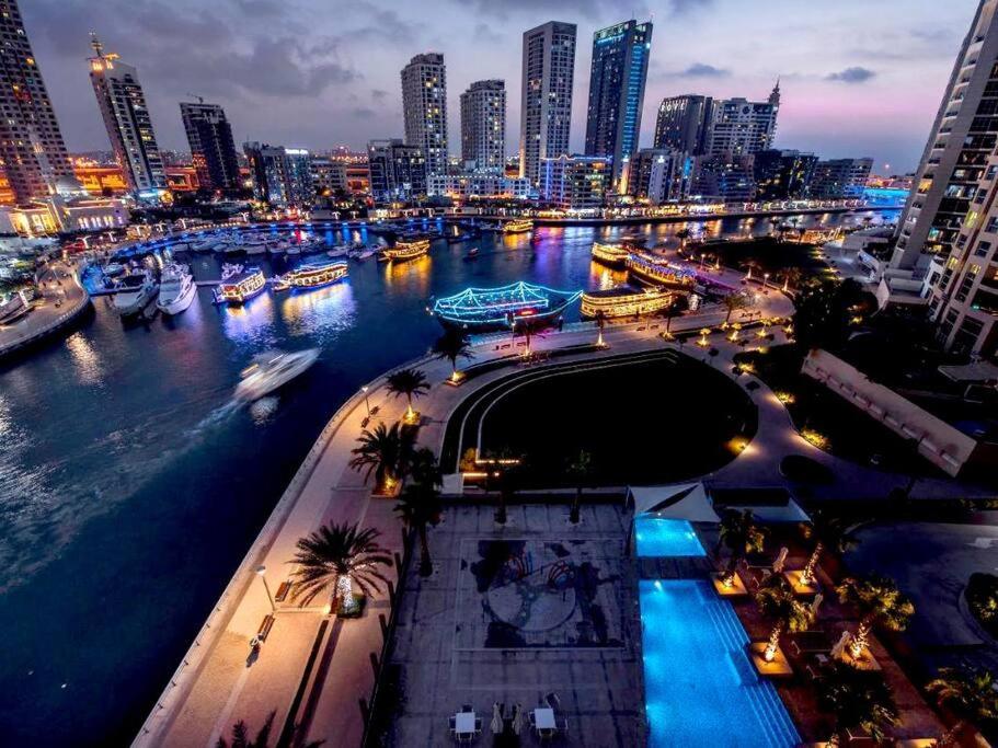 Holiday home Wake Up To Marina View-luxurious Dubai